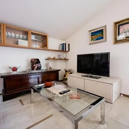 아파트 Attico Al Mare 페자로